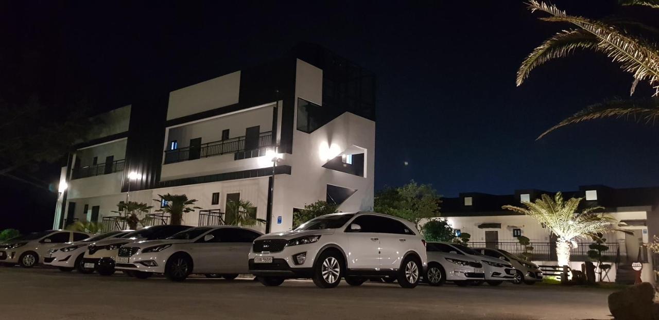 Jeju Abientot Villa Seogwipo-stad Buitenkant foto
